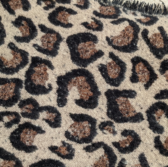 Soft Cheetah Scarf - Picture 4 of 5